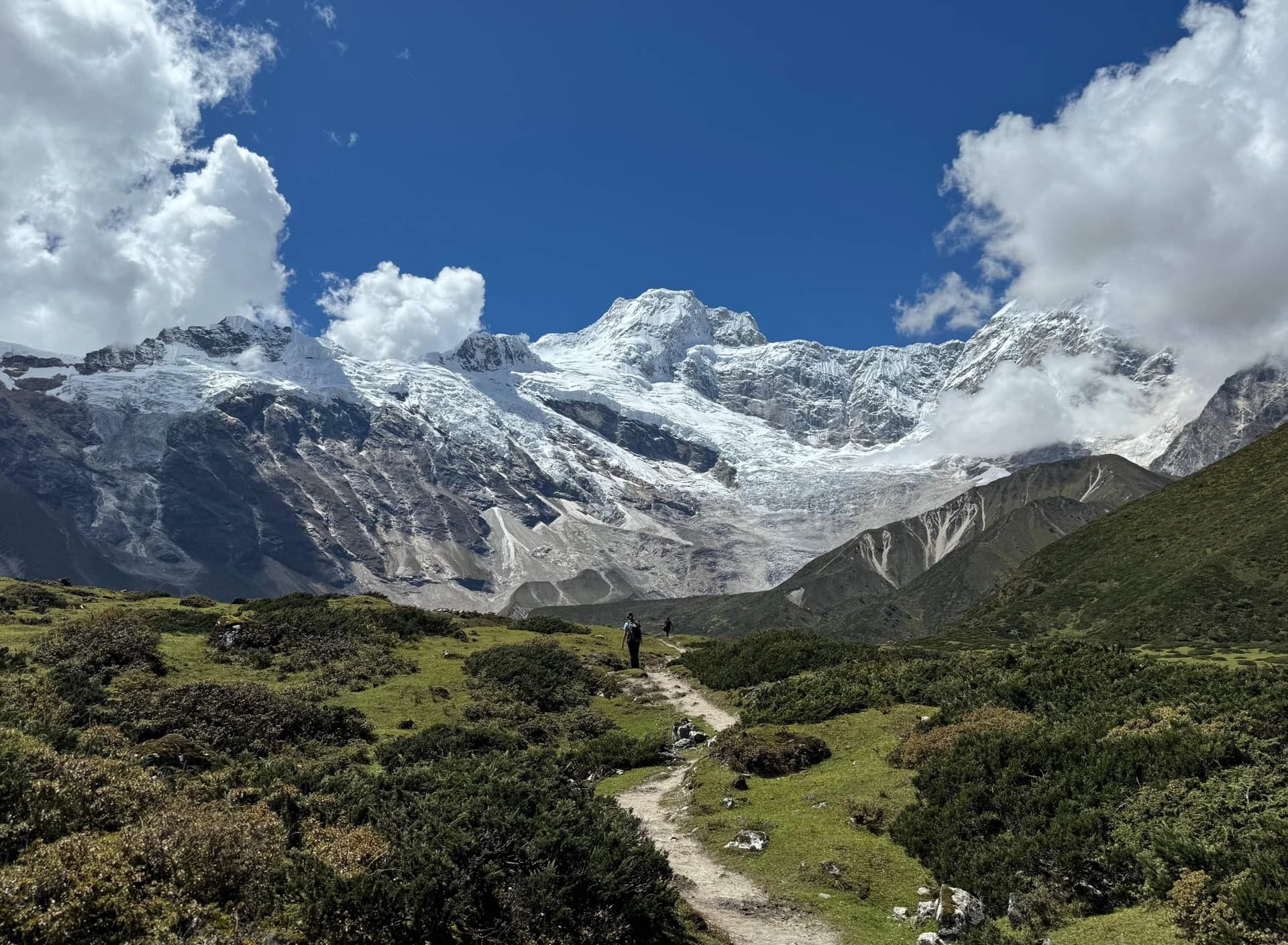 Trek to Dharmashala (4460 m, 6 km, 4 to 5 hrs)