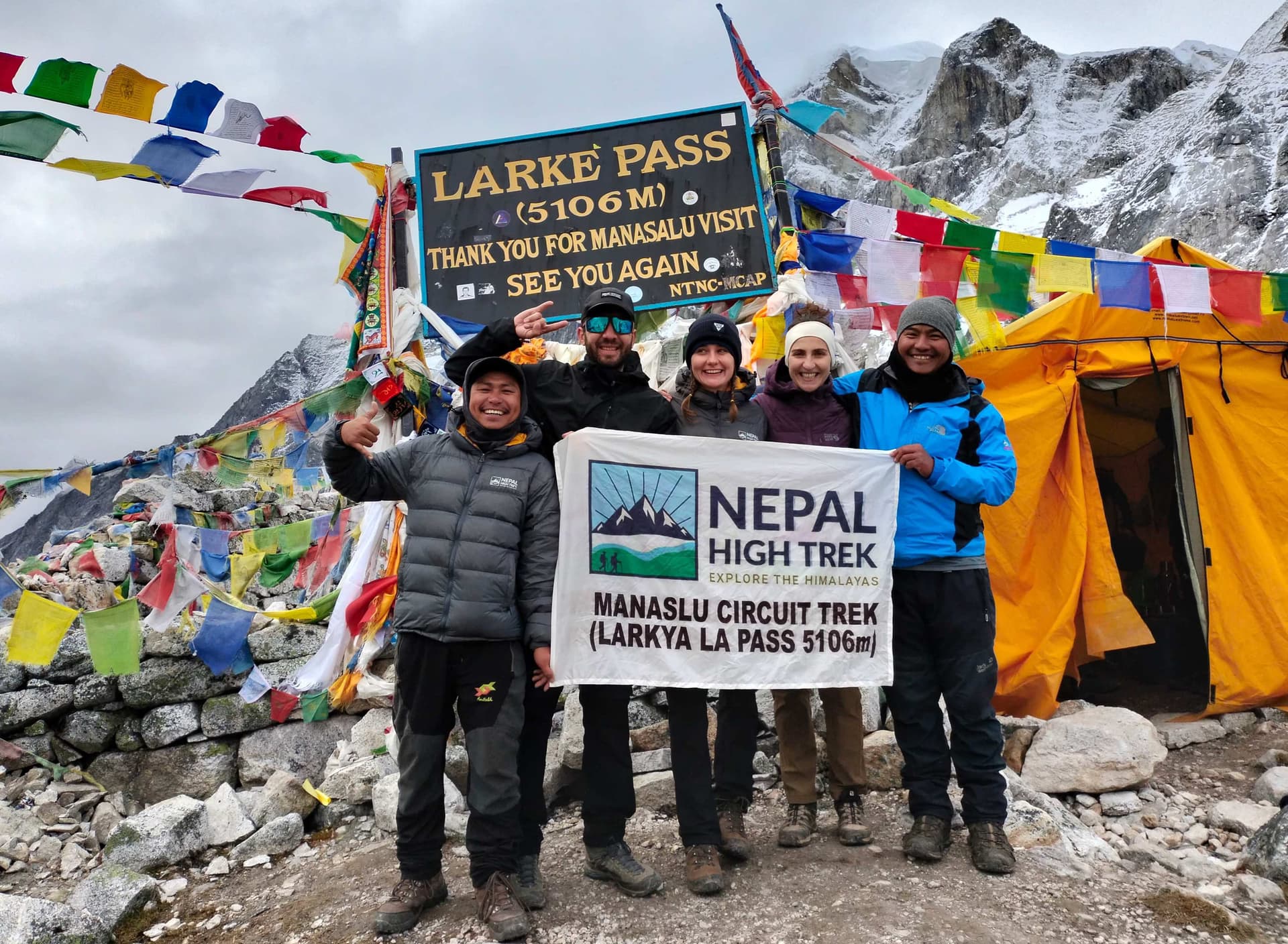 Cross Larkya la 5,106 m and decent to Bhimthang (3,790 m) – (16 km - 8/9 hours)