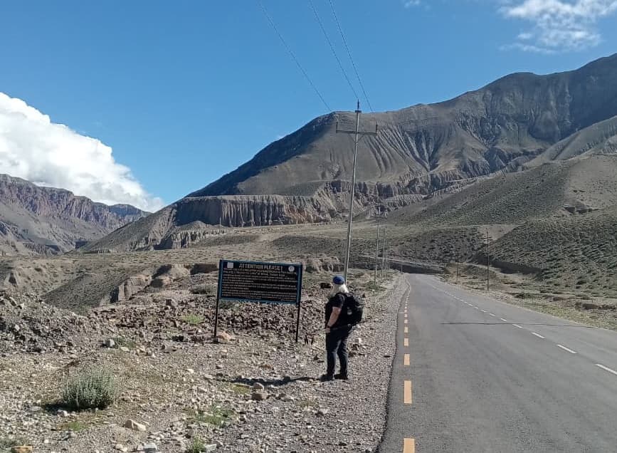 Drive from Pokhara to Kagbeni by private jeep (2858m) – 6.7 Hours