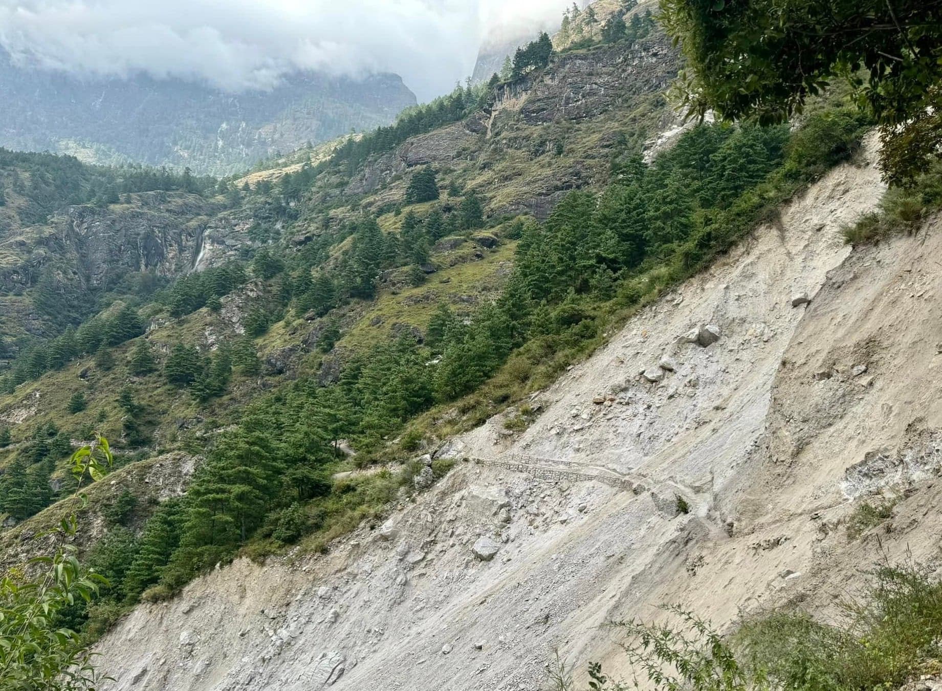 Trek from Dyang to Namrung (2660 m) – (19 km - 7/ 8 hours)