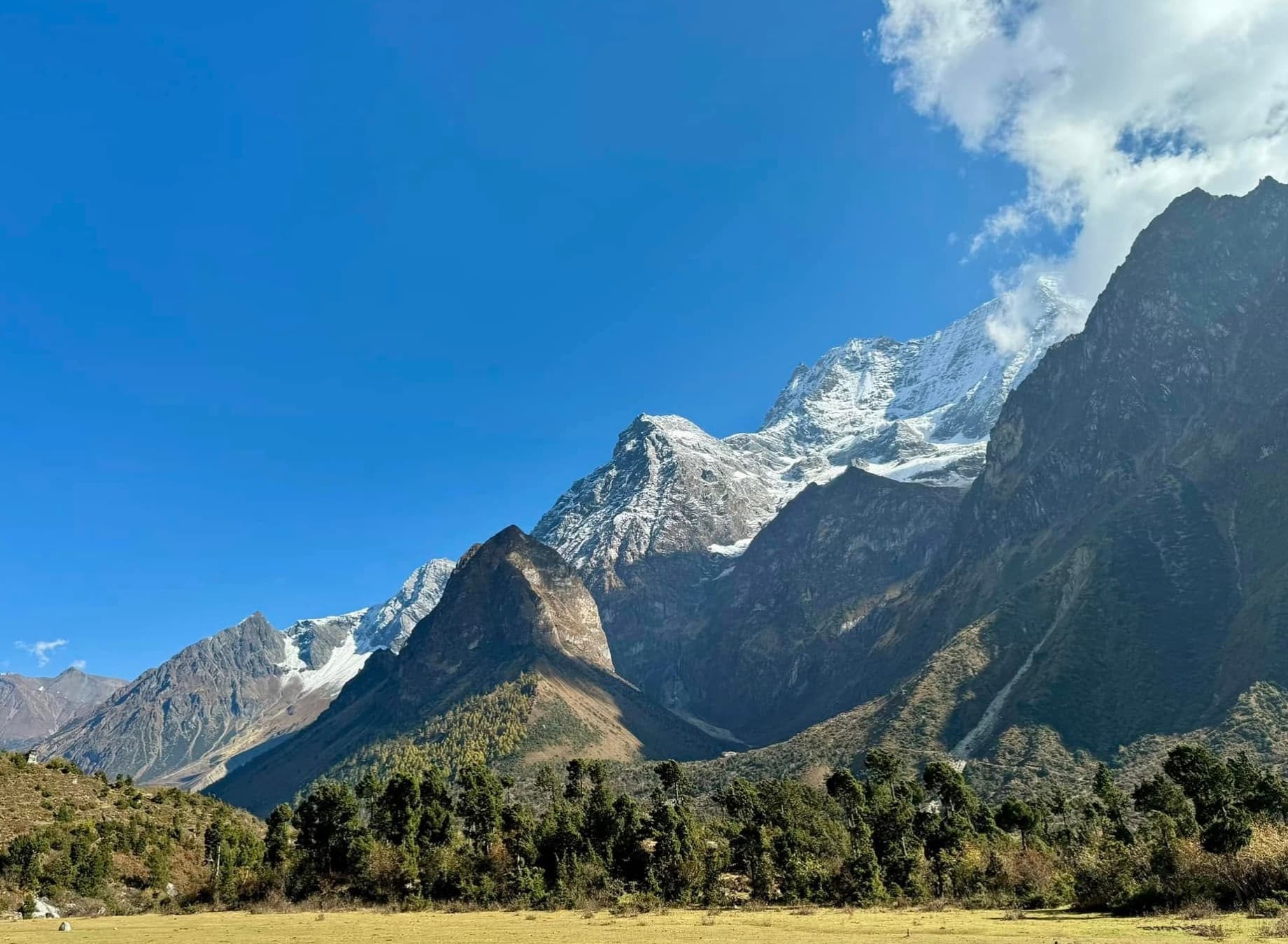Acclimatization Day Hike to Manaslu Base Camp (4800 m) - (13.5 km - 7/8 hours)