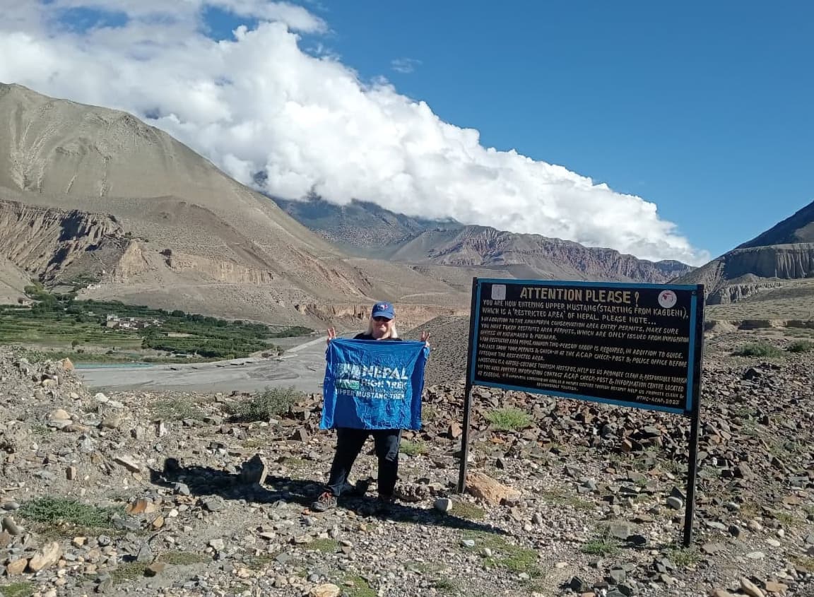 Drive from Pokhara to Kagbeni by private jeep (2858m) – 6.7 Hours