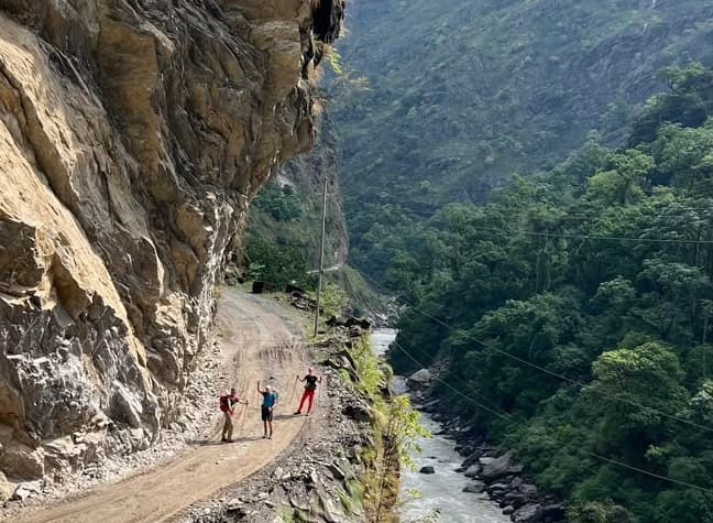 Trek from Machhakhola to Jagat (1,410 m) – (13.5 km - 7/8 hours)