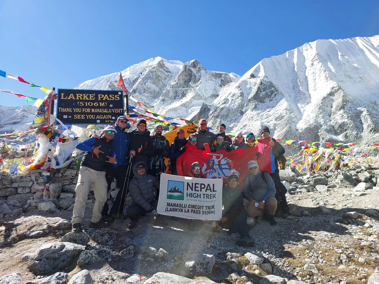 Cross Larkya la 5,106 m and decent to Bhimthang (3,790 m) – (16 km - 8/9 hours)