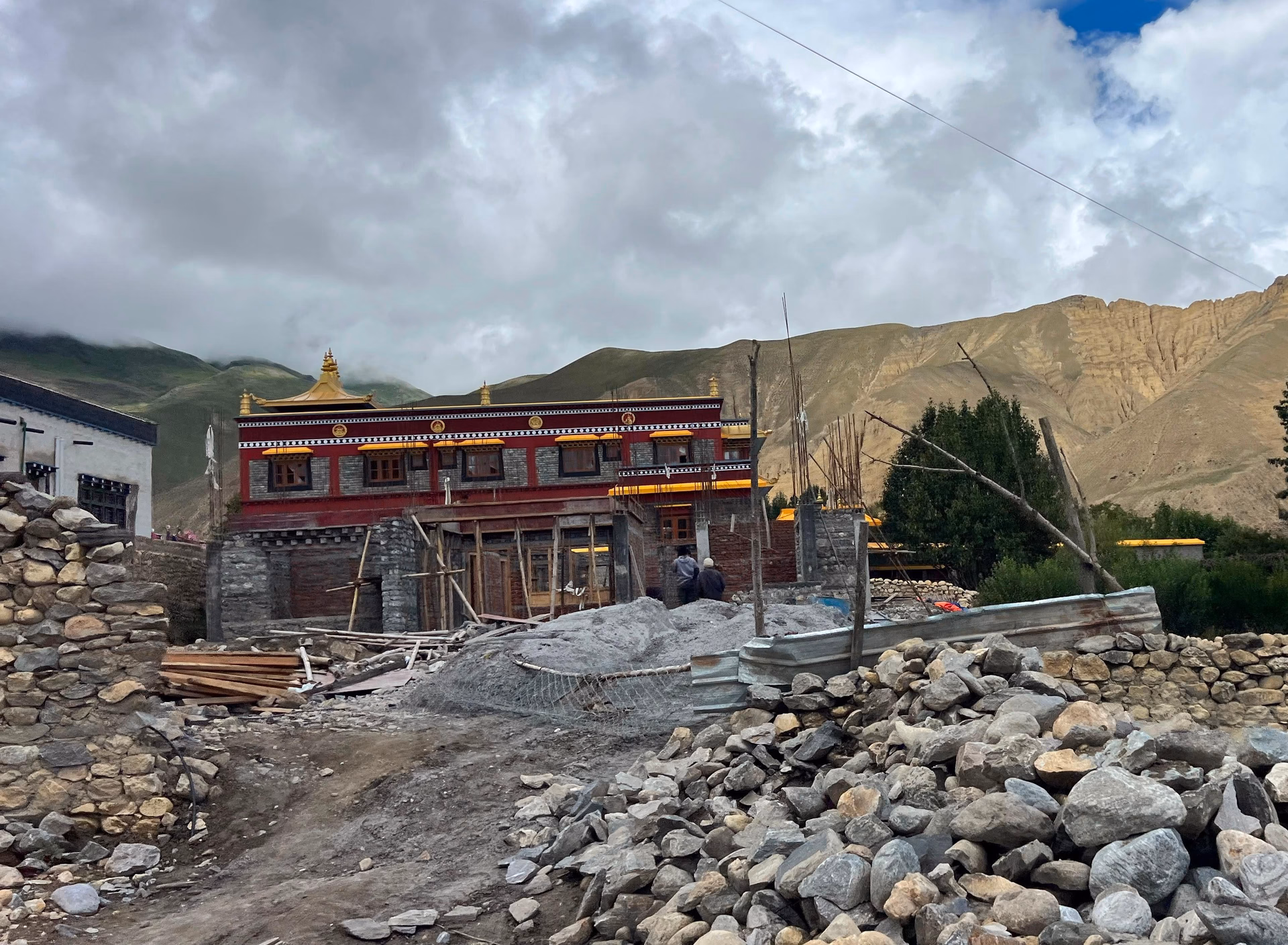 Trek from Syangboche to Ghaymi (3520m) – 6/7 Hours: