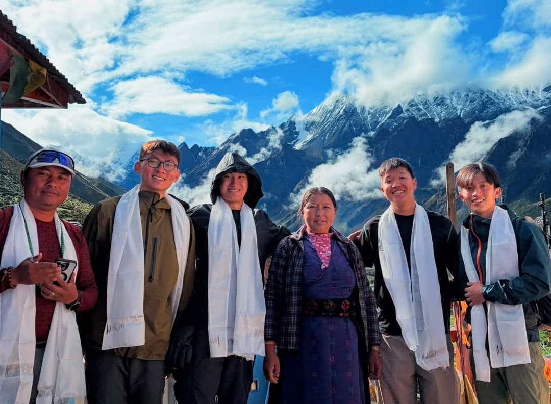 Trek from Kyanjin Gompa to Sherpa Gaun (2860 m) - 7/8 Hours