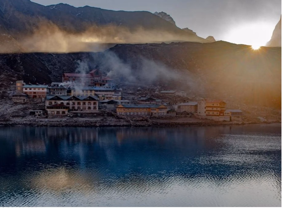 Hike to Gokyo Ri at 5,357 m and trek to Thangnag at 4,750 m.