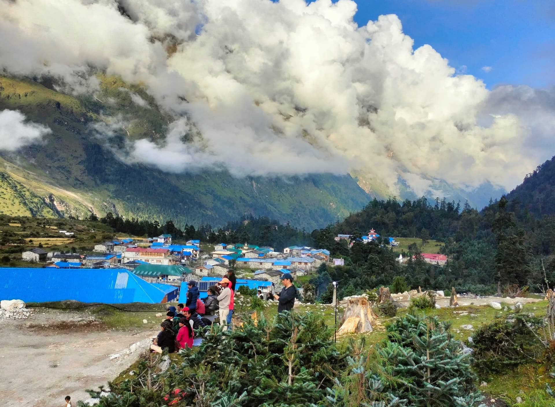 Trek to Dharmasala / Larkya La Phedi (4,460 m) – (9 km - 4/5 hours)