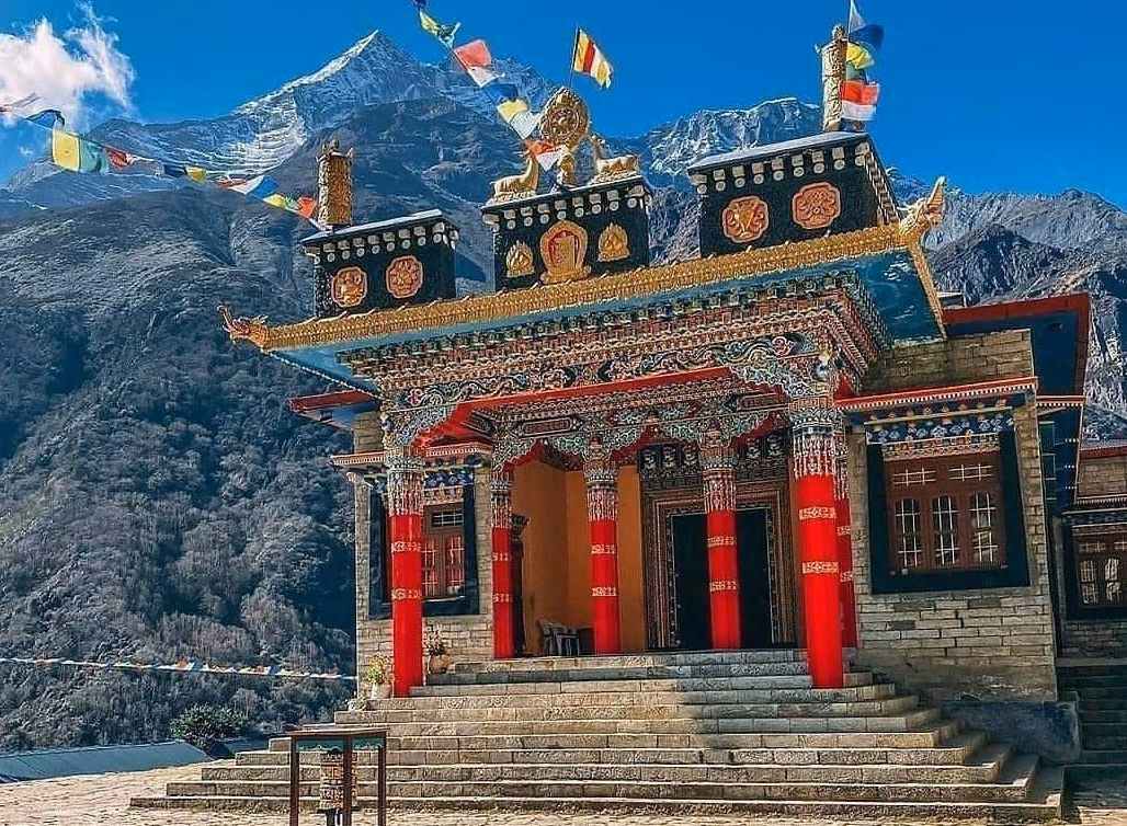Trek From Namche Bazar to Thame 3,880m – 4/5 hours