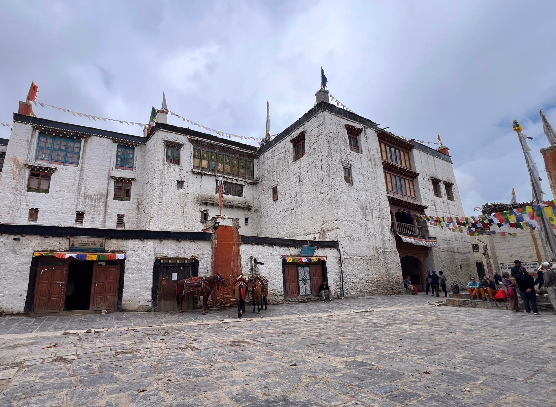 Trek from Charang to Lo-Manthang (3700m) – 4/5 Hours: