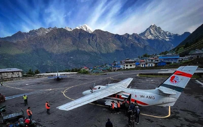 Flight Back to Kathmandu - 35 m (Altitude: 1350 m/4229 ft)