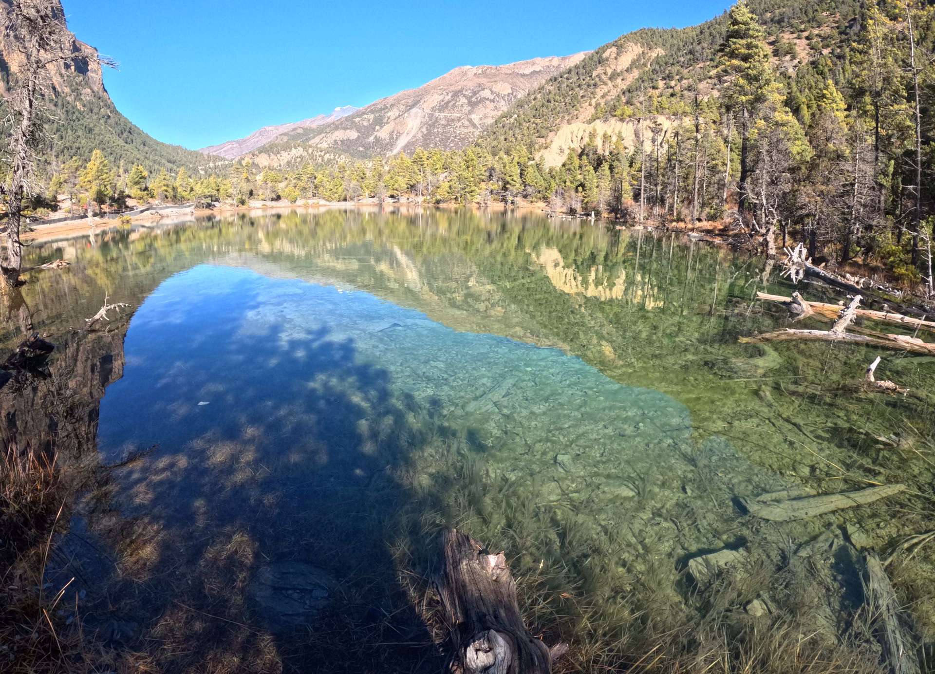 Green Lake on the way to Manang Village
