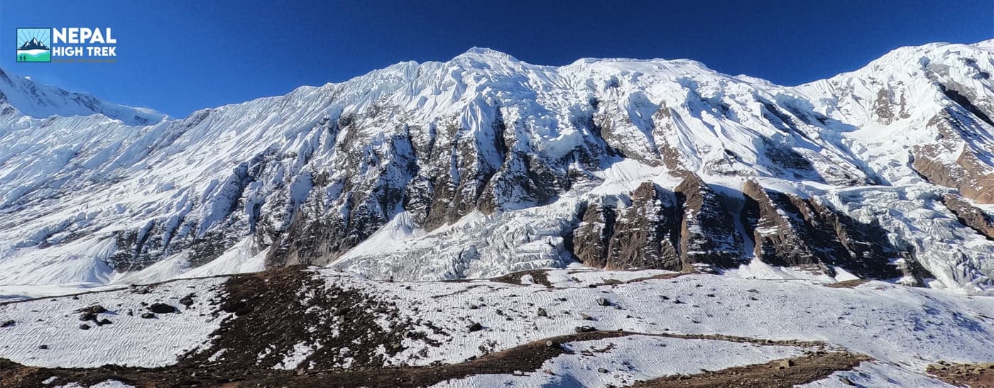 How many days for Annapurna Circuit Trek ?