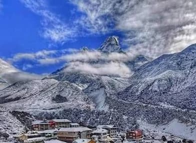 Trek to Pangboche 4000 m – 05 hrs.