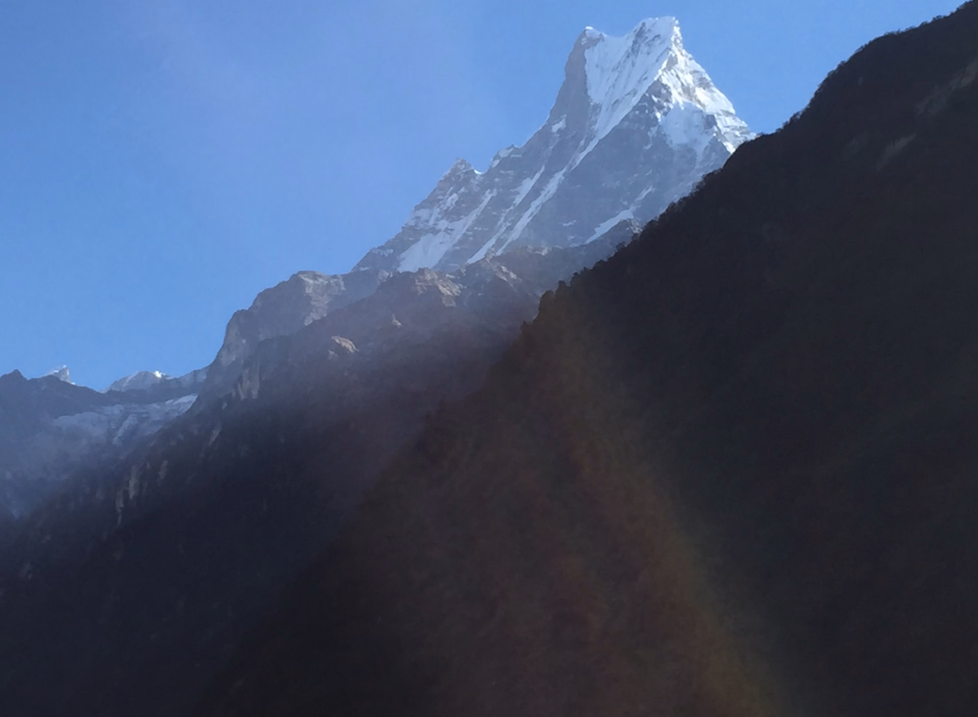 Trek from Upper Sinuwa to Deurali 3,700 m – 7/8 hrs.