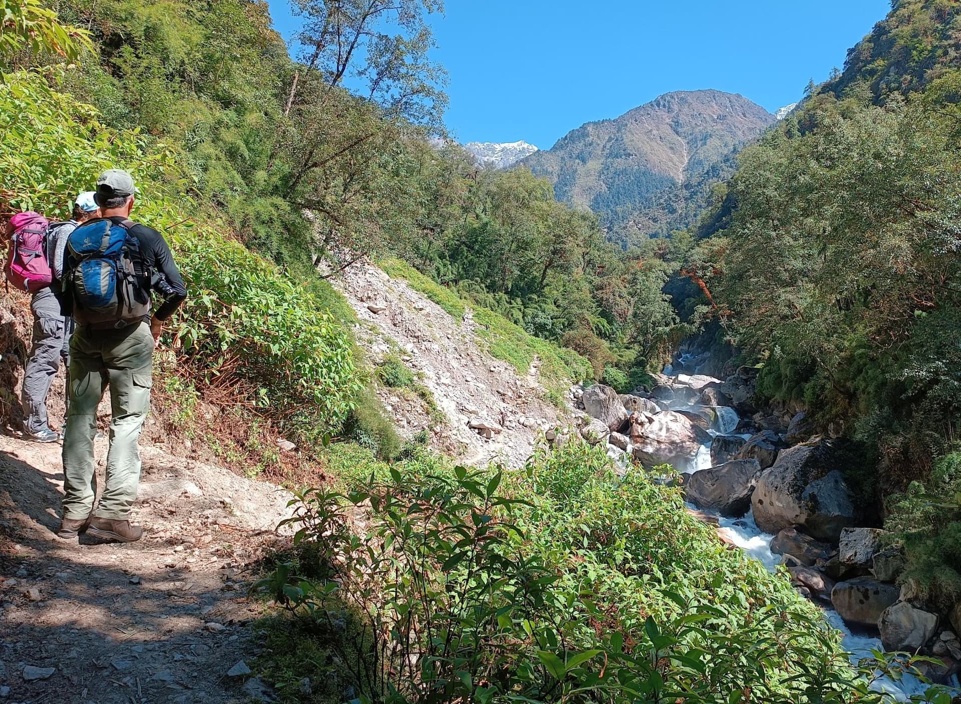 Trek from Sherpaguan to Syabrubesi (1540 m) - 5/6 Hours