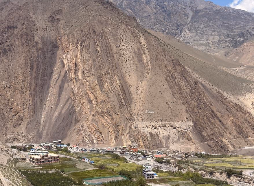Drive to Tatopani by local bus and fun with natural hot spring (650m-57km): 3/4 hours