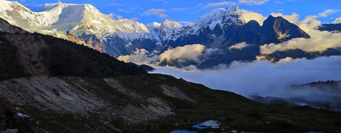 Manaslu Circuit Trek in May