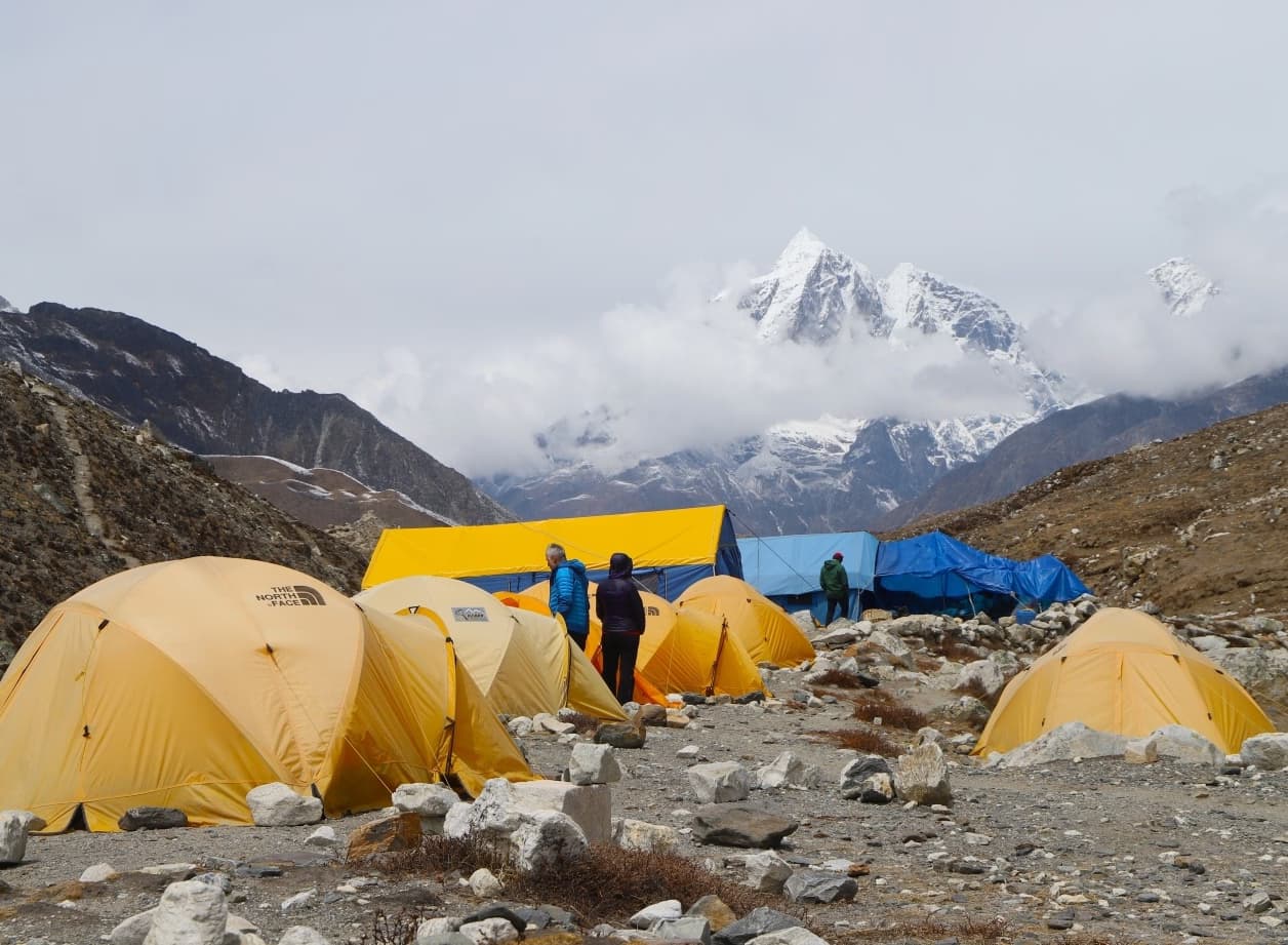 Morning climb on top Kalapathar 5,545 m trek to Lobuche 4,865 m – 5/6 hrs.