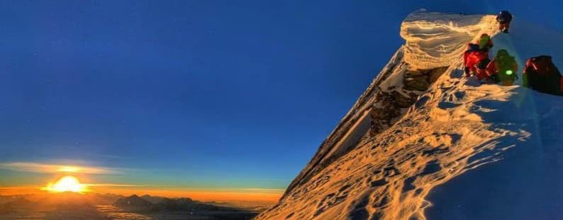 Bahrain Prince Climbed the two peaks in Nepal