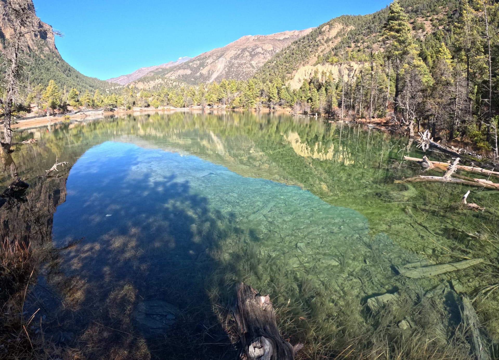 Green Lake on the way to Manang Village
