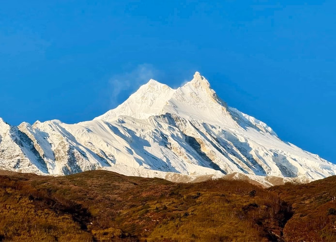 mount-manaslu-nepal.avif