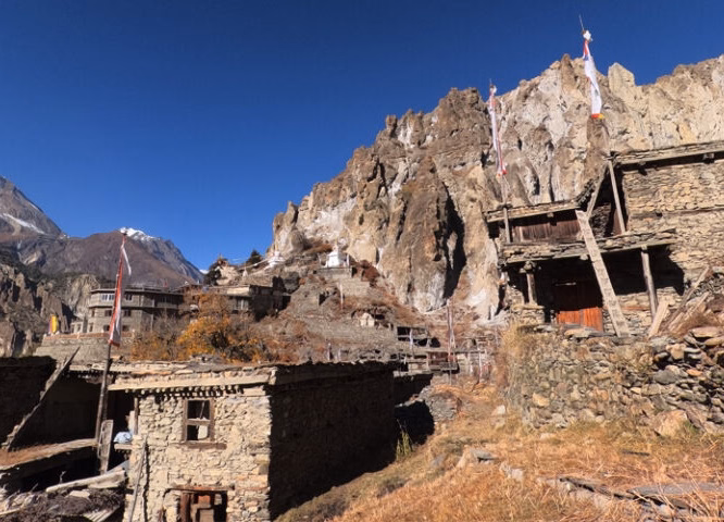 traditiona-manang-village-768x480.avif