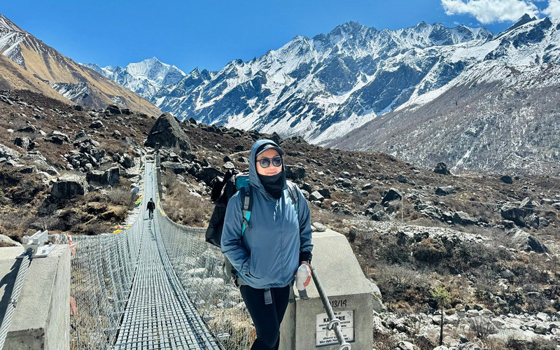 Trek from Kyanjin to Lama Hotel