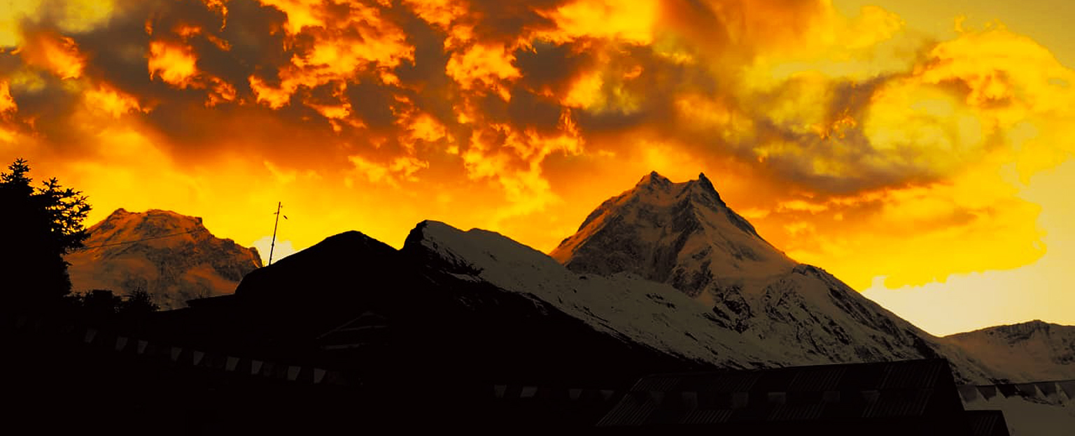 Luxury Manaslu Circuit Trek