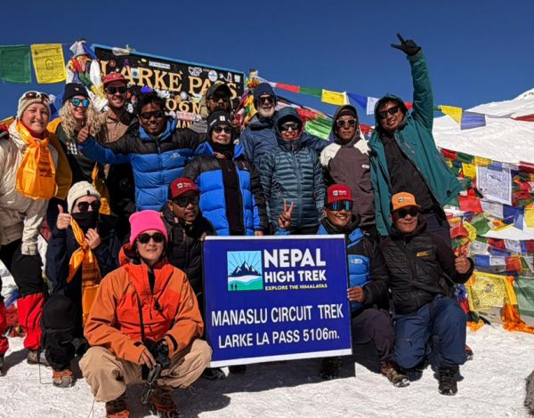 Can you trek Manaslu Circuit without a guide